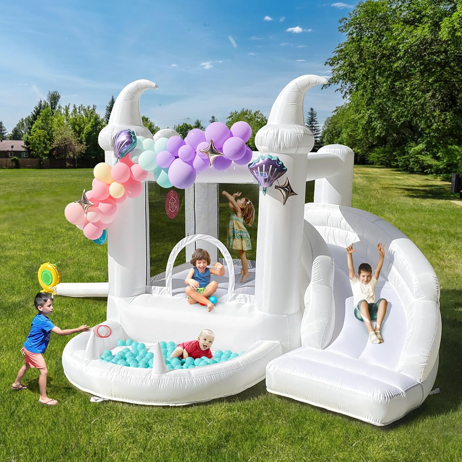 White Inflatable Bouncy Castle - Kids Outdoor Play recensione e prezzo