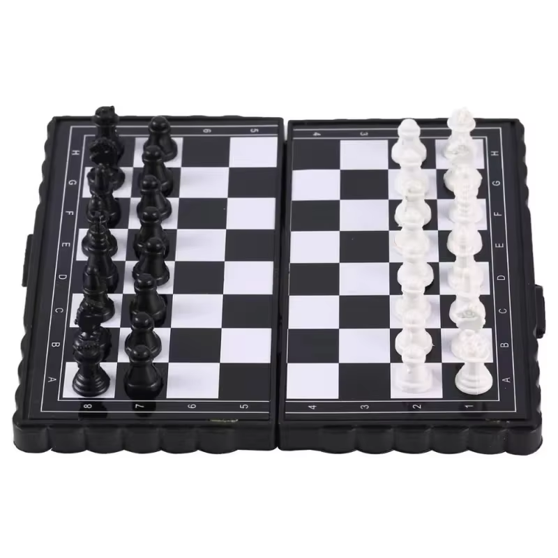 Chess Set  Mini Magnetic  Fold - Kids Outdoor Toys B&Q recensione e prezzo