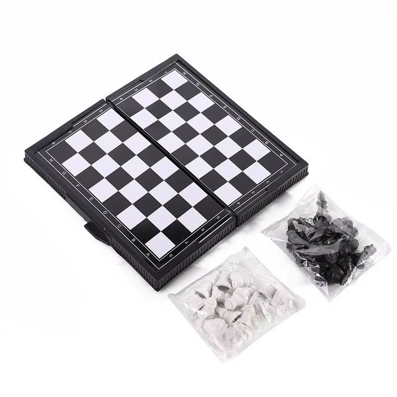 Chess Set  Mini Magnetic  Fold - Kids Outdoor Toys B&Q recensione e prezzo